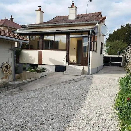 L'hirondelle Du Faubourg Bar-sur-Aube