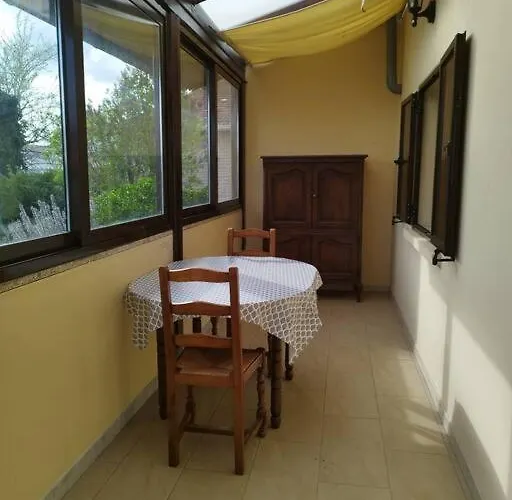 Holiday home L'hirondelle Du Faubourg *