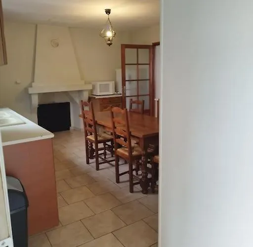 L'hirondelle Du Faubourg *