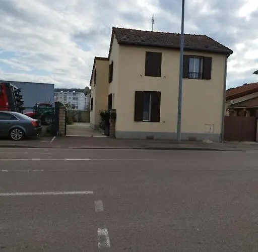 Holiday home L'hirondelle Du Faubourg Bar-sur-Aube